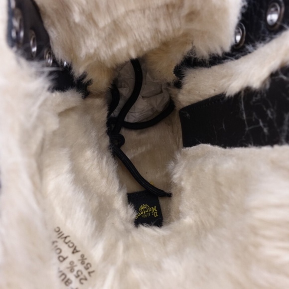 NEW Dr. Martens Women's Jadon Faux Fur Lined 8 Eye Platform Water Resistant Boot - Picture 8 of 12